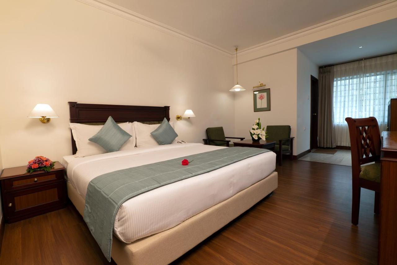 Issacs Residency Hotell Munnar Exteriör bild