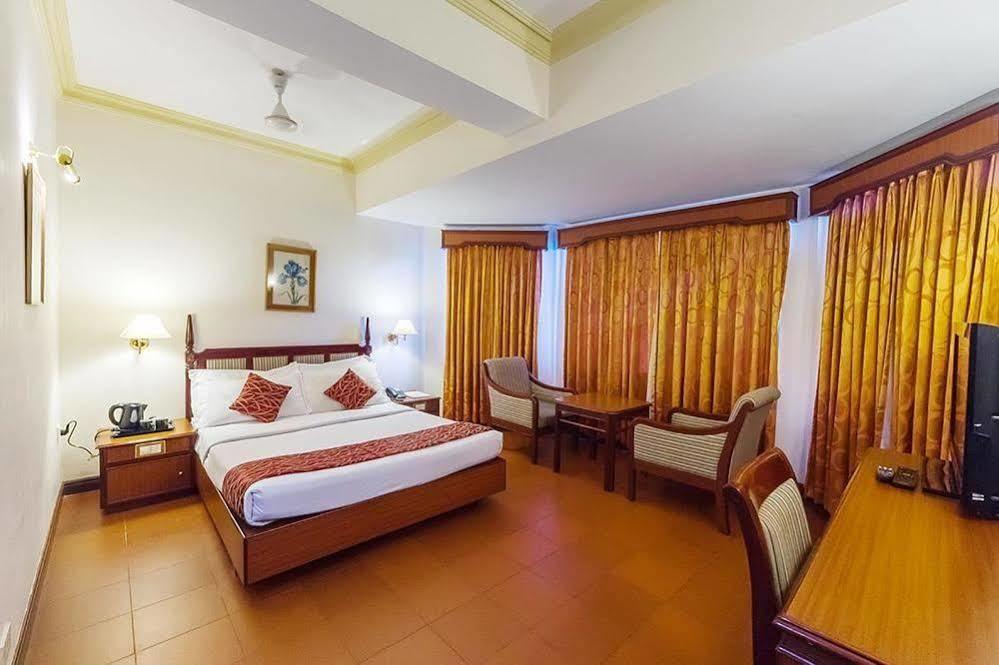 Issacs Residency Hotell Munnar Exteriör bild